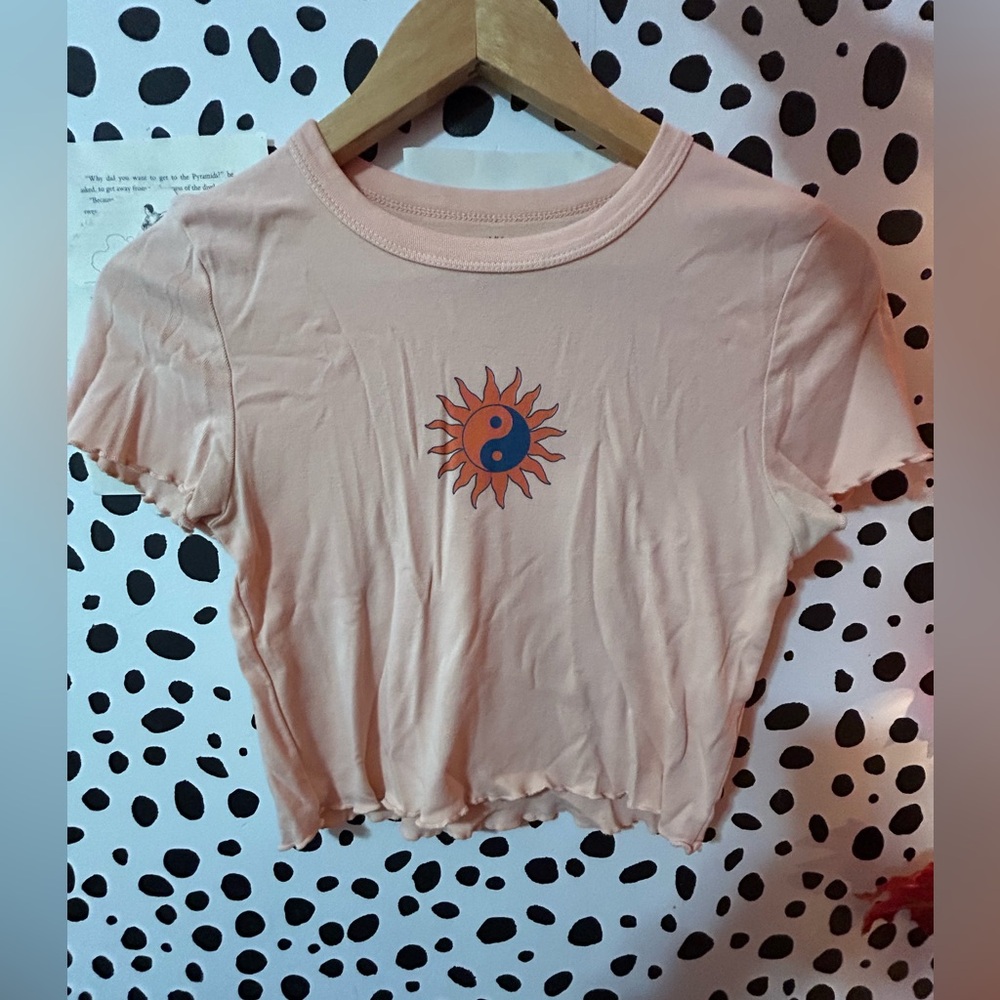 Light pink cropped sun shirt